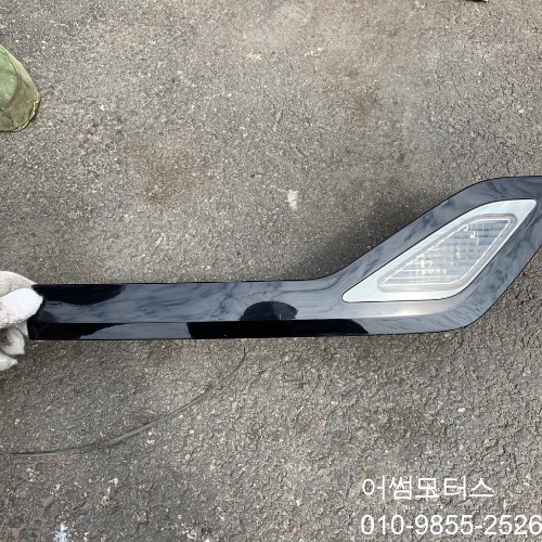 SM7 뉴아트 (08년~11년) 조수석 트렁크 후진등 검정색 (ils-c-3-9)